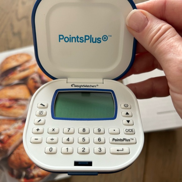 Weight Watchers PointsPlus Set with Cookbook and Tracker - Picture 2 of 4